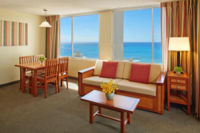 Ocean View 1 BR Corner Unit Steps to Waikiki Beach